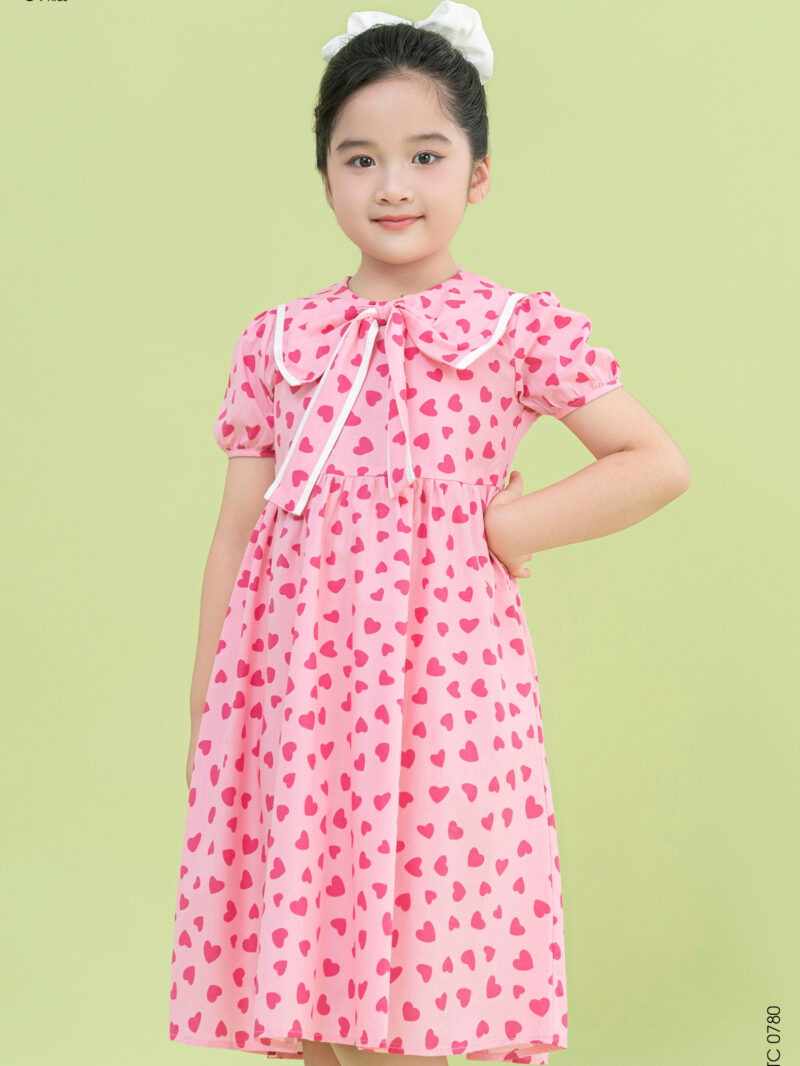 Váy liền tay ngắn cổ phối nơ xinh xắn cho bé gái 25S51BĐTC0780-1